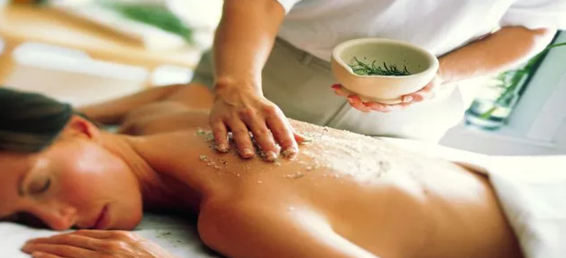 10 Incredible Benefits of Ayurvedic Massage